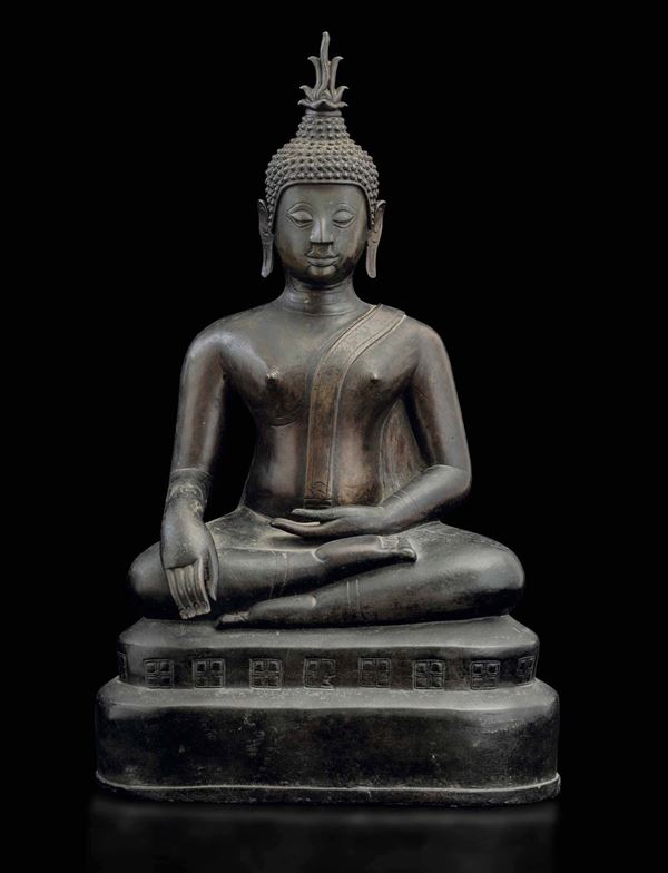 Figura di Buddha Sakyamuni in bronzo, Thailandia, Ayutthaya, XVIII secolo