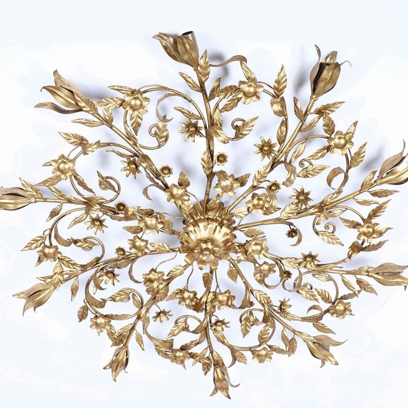 Lampadario in metallo dorato. XX secolo  - Asta Antiquariato Settembre - Cambi Casa d'Aste