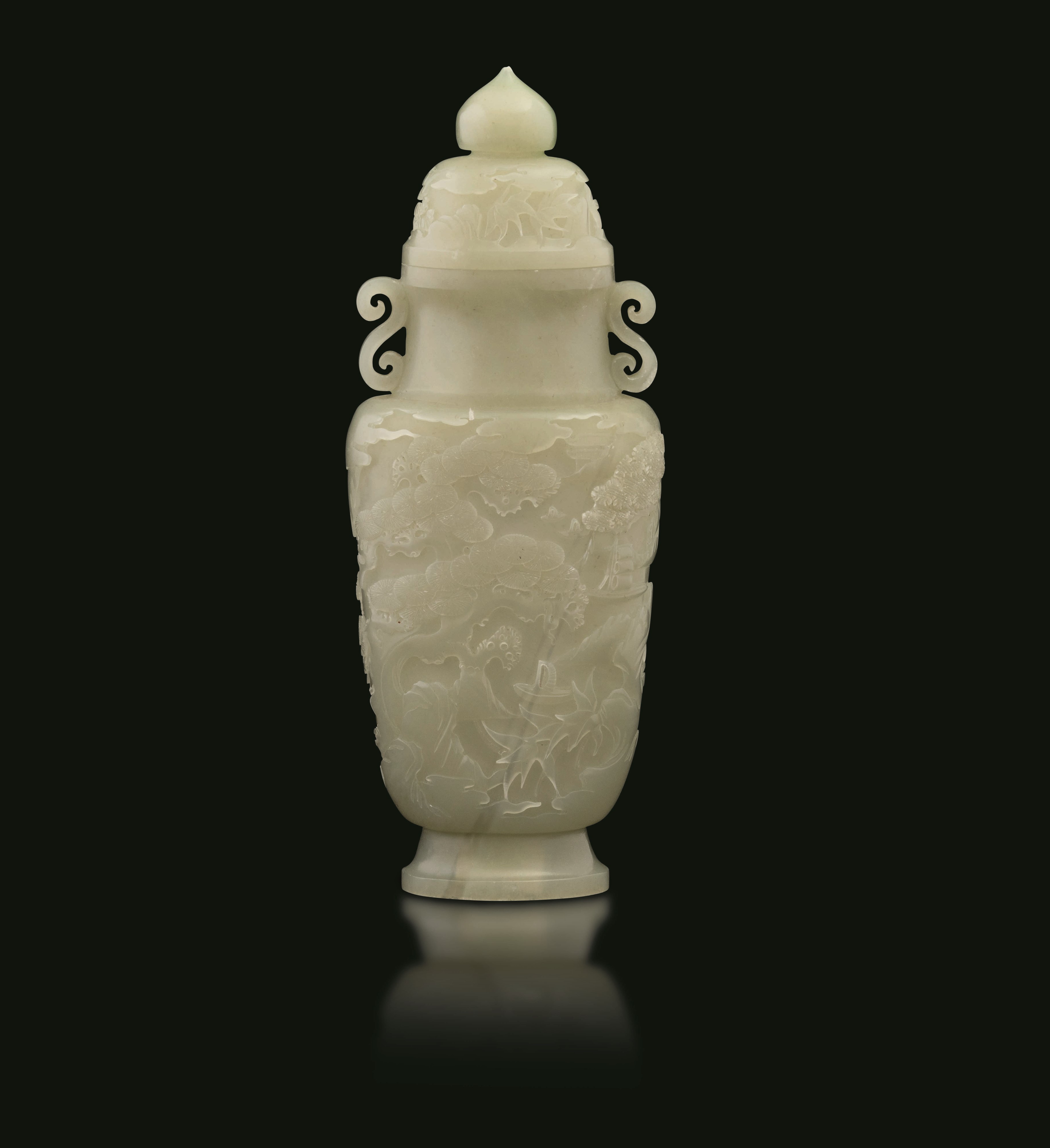 Vaso con Coperchio Scolpito in Giada Bianca Celadon con Decoro di Paesaggio, Cina, Repubblica, XX...