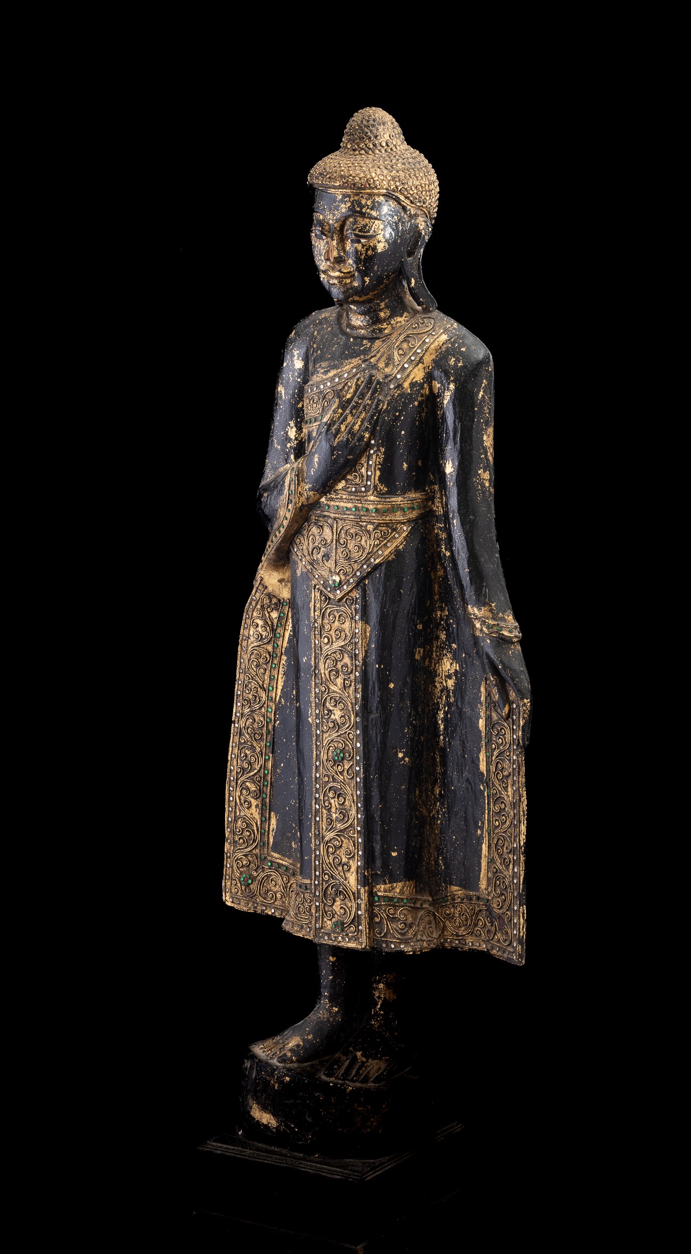Figura di Buddha Stante in Legno Laccato e Dorato, Thailandia, XIX Secolo