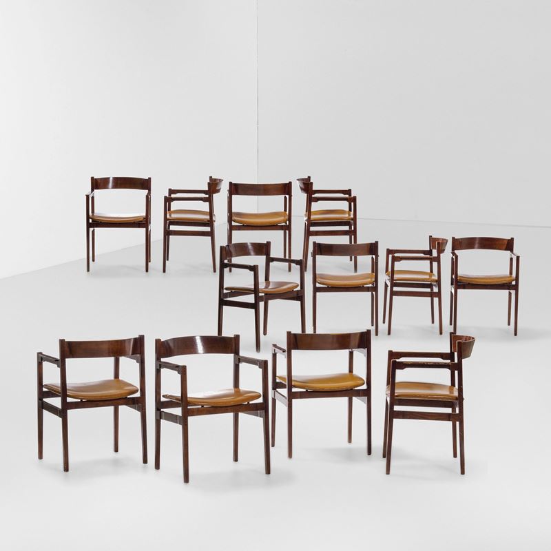 Gianfranco Frattini : Dodici sedie variante del mod. 101  - Auction Design - Cambi Casa d'Aste
