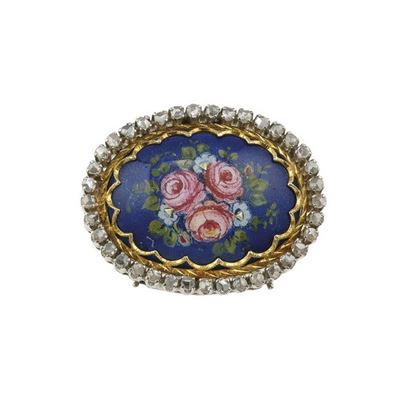 Bracciale a Tre Fili di Perle Coltivate con Fermezza in Smalti Policromi e Diamanti