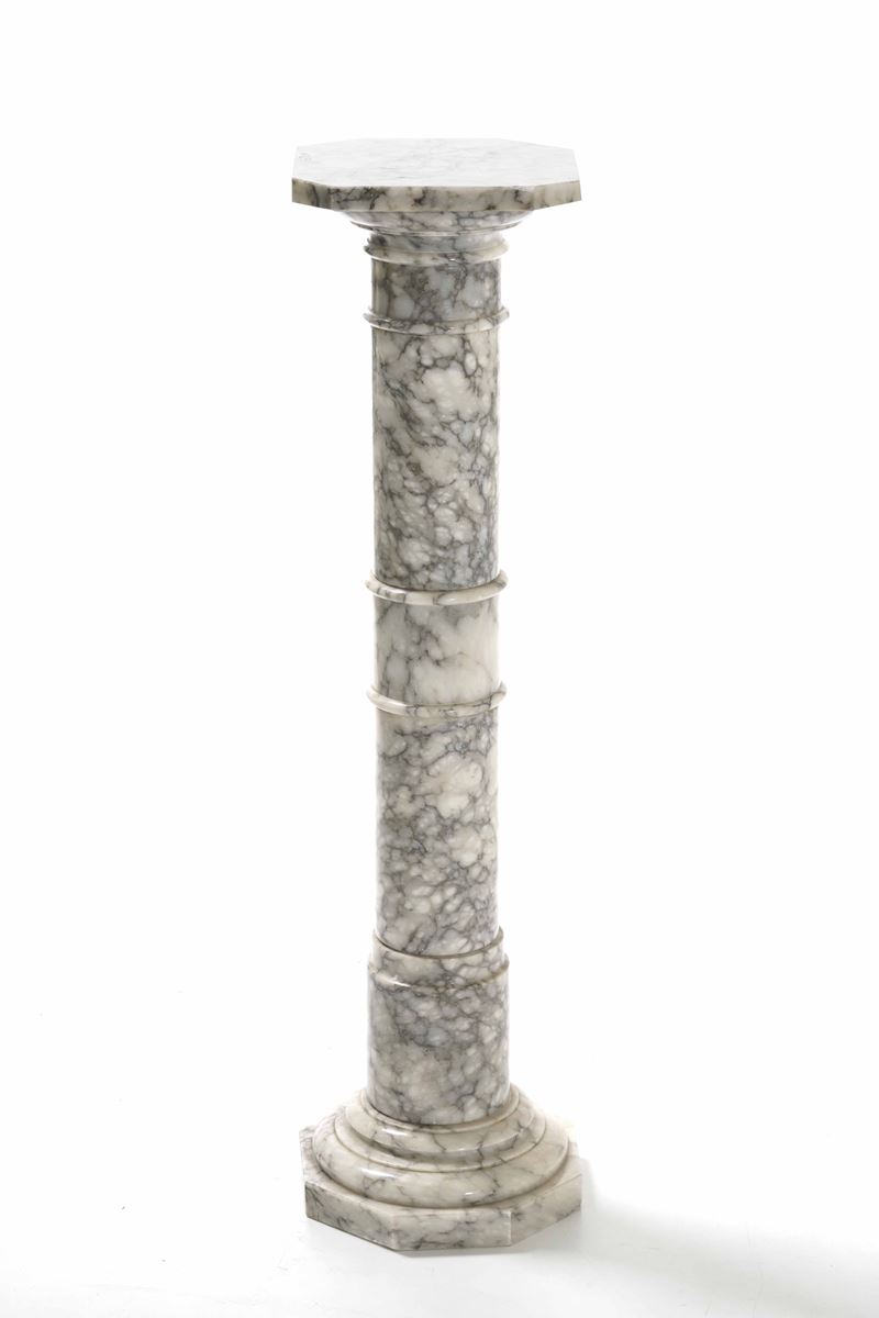 Colonna in marmo  - Asta Antiquariato febbraio - Cambi Casa d'Aste
