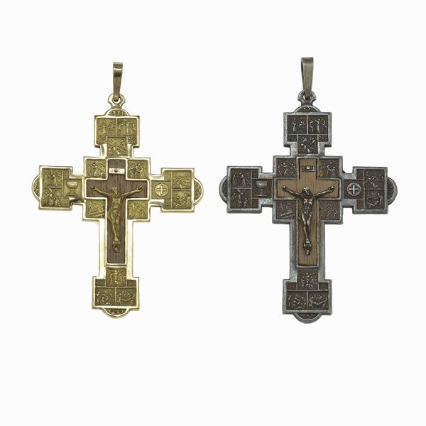 Coppia di crocifissi pendenti