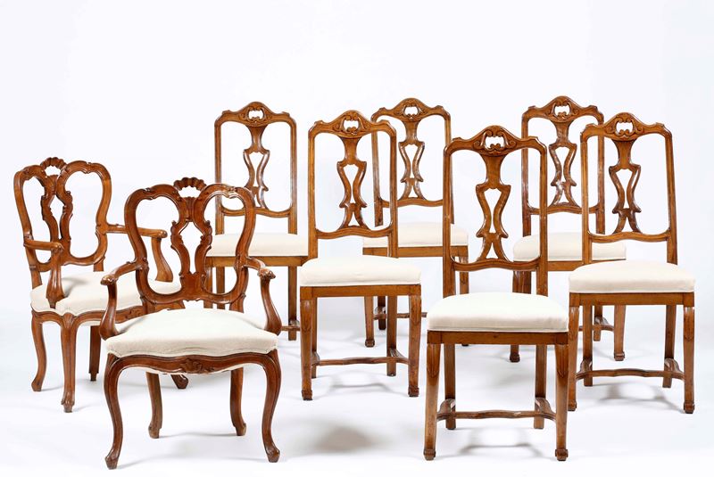 Gruppo di sei sedie e due poltrone in noce. Veneto XIX-XX secolo.   - Auction Antique April - Cambi Casa d'Aste