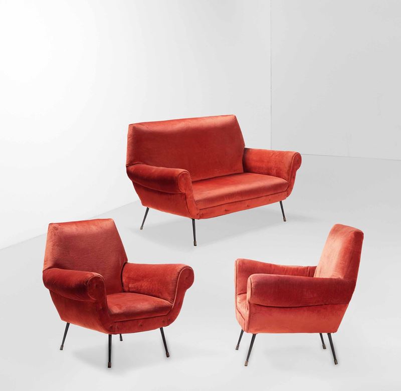 Salotto composto da un divano e due poltorne.  - Auction 20th century furniture - Cambi Casa d'Aste