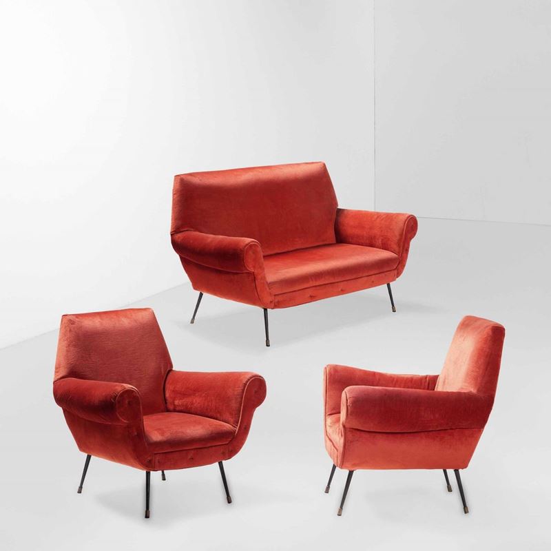 Salotto composto da un divano e due poltorne.  - Asta Arredi del '900 - Cambi Casa d'Aste