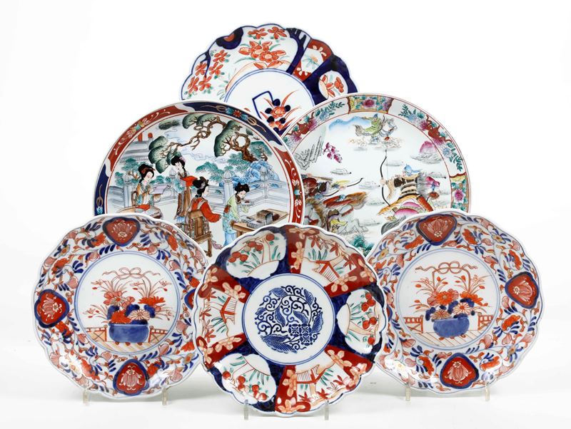 Lotto composto da sei piatti in porcellana, Cina/Giappone, XIX-XX secolo  - Auction Asian Art - Cambi Casa d'Aste