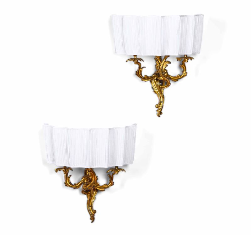 Coppia di appliques a tre luci in bronzo dorato. XIX secolo  - Asta Dimore Italiane - Cambi Casa d'Aste