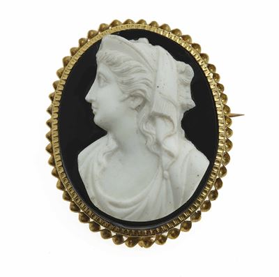 Cammeo in agata con montatura in oro giallo 750/1000