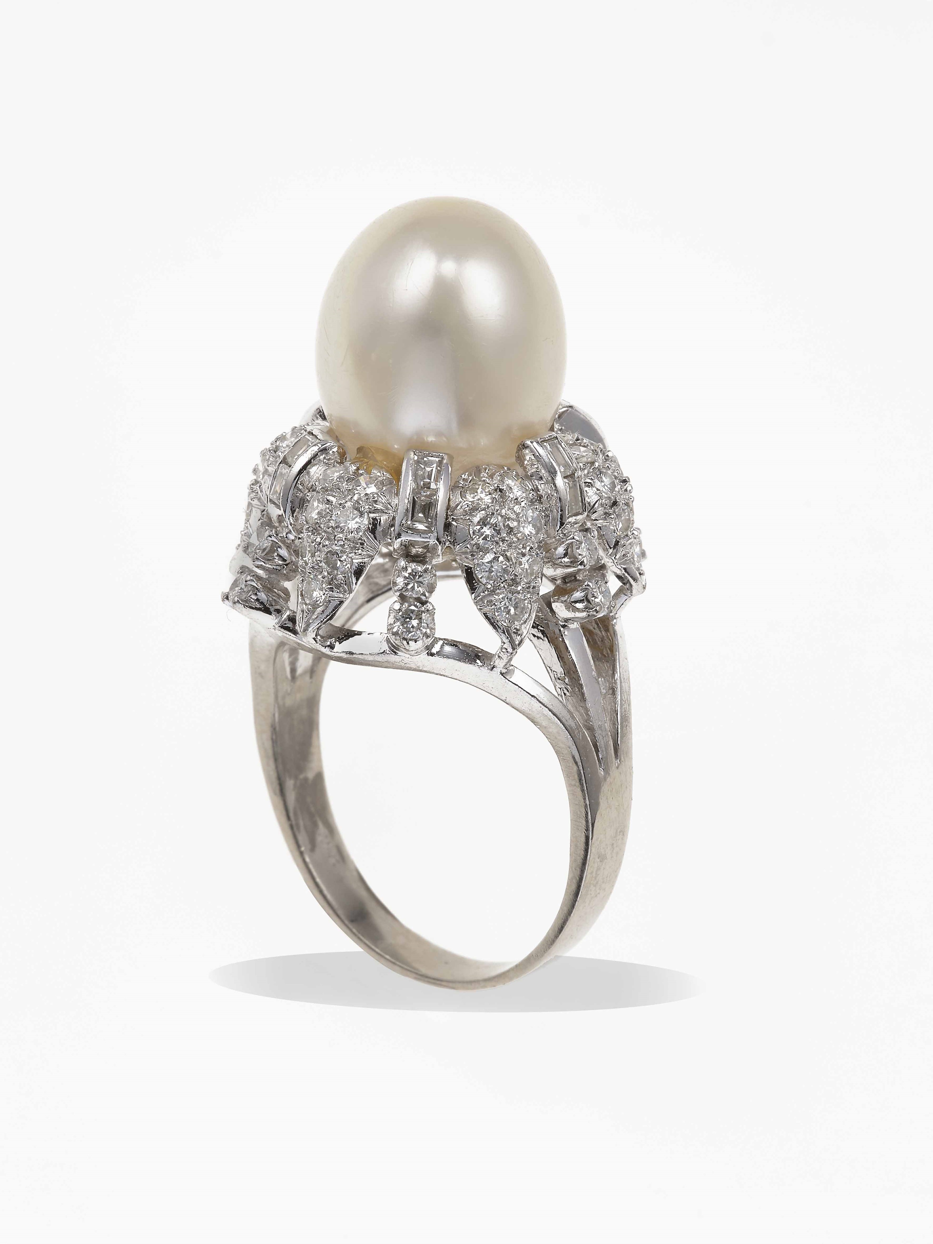 Anello con Perla e Diamanti
