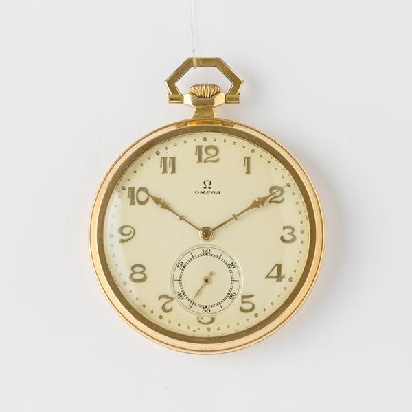 Omega orologio da tasca, cassa in oro 18 kt, movimento con scappamento ad ancora, quadrante in metallo smaltato con numeri applicati, 1920 circa, gr 63, mm 47