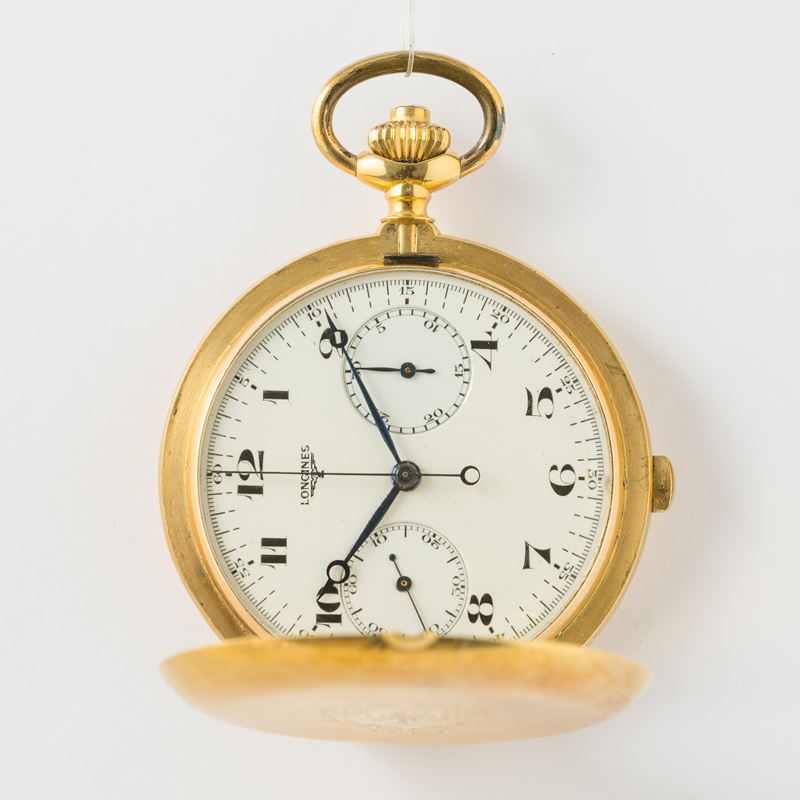 Cronografo Longines, 1910-1920, cassa a savonette in oro 18 kt, cronometro a pulsante, movimento con scappamento ad ancora, quadrante in smalto bianco con due contatori,   gr 92, 47 mm  - Asta Pocket Watches - Cambi Casa d'Aste
