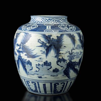 Grande Jar in Porcellana Bianca e Blu con Raffigurazione di Paesaggio e Decori Naturalistici Entr...