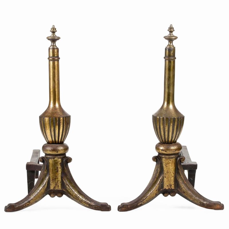 Coppia di alari in metallo patinato e dorato. XIX secolo  - Asta Dimore Italiane - Cambi Casa d'Aste