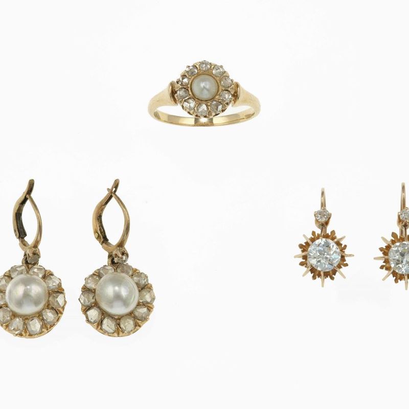 Lotto costituito da un anello e due paia di orecchini in perle e diamanti  - Asta Gioielli - Cambi Casa d'Aste