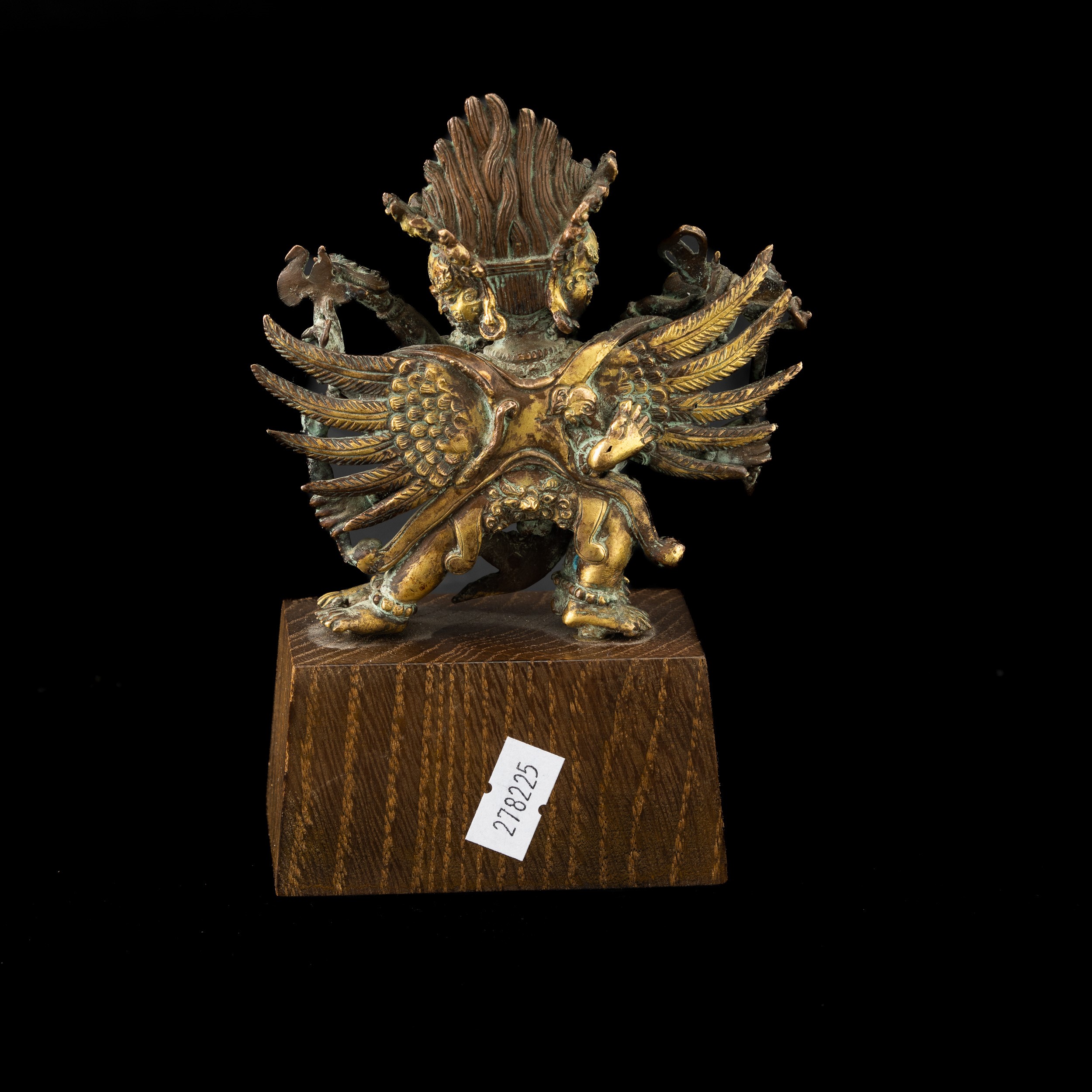 Figura di Mahakala in Yab-yum in Bronzo Dorato, Tibet, XVII Secolo