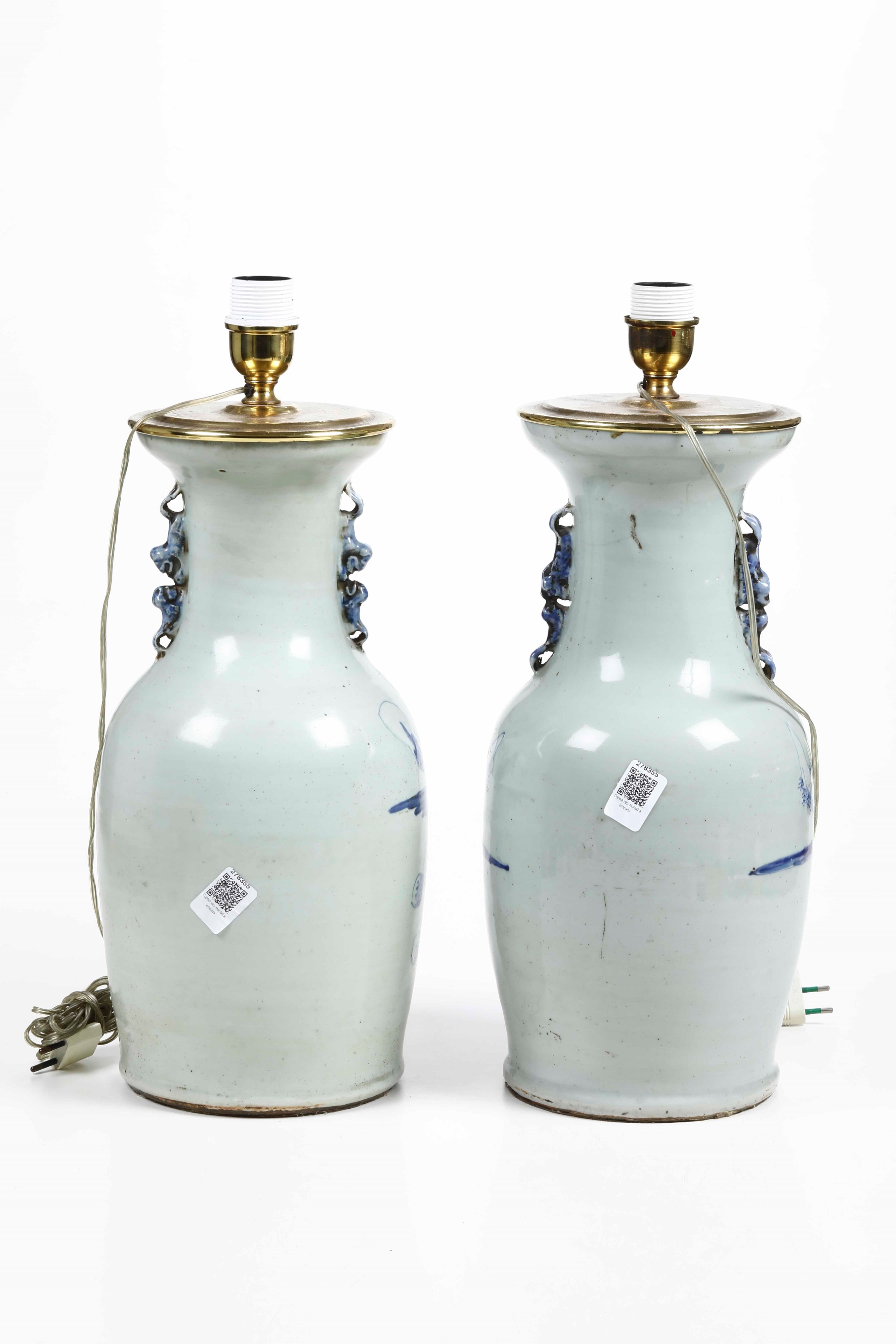 Coppia Vasi in Porcellana Montati a Lampada. Cina XX Secolo