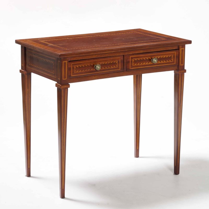 Tavolino a due cassetti lastronato e filettato in legno dolce. XIX-XX secolo  - Auction Antique April - Cambi Casa d'Aste