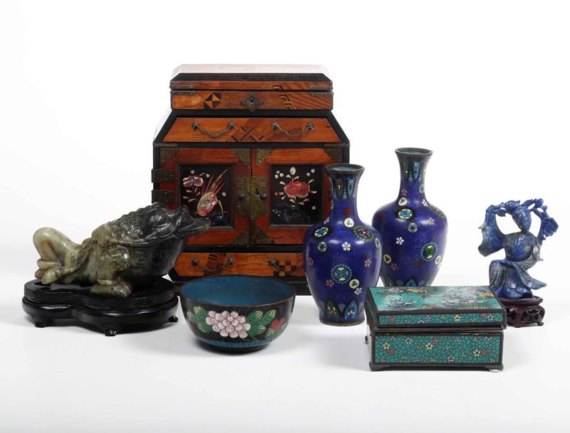 Lotto di oggetti di gusto orientale  - Auction Antique April - Cambi Casa d'Aste
