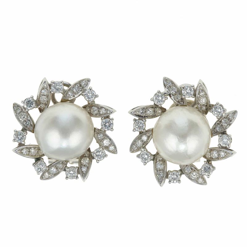 Pair of cultured pearls and diamond earrings  - Auction Fine Jewels - Cambi Casa d'Aste