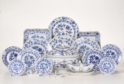 Servizio da Tavola “zwiebelmuster”.manifatture Diverse Teichert per Meissen, Cecoslovacchia, Huts...