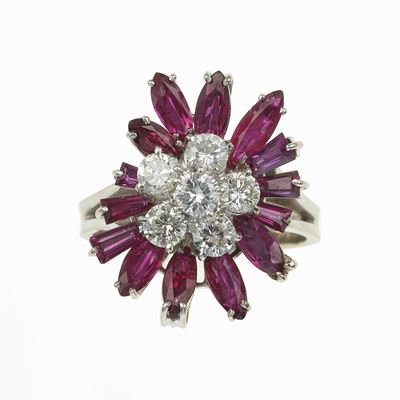 Anello con Diamanti Taglio Brillante e Rubini Taglio Navette