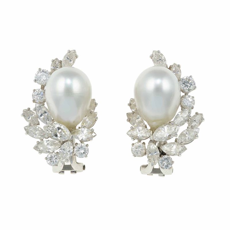 Orecchini con perle coltivate e diamanti taglio navette e rotondo  - Asta Fine Jewels - Cambi Casa d'Aste