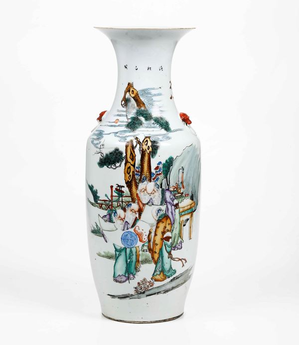 Vaso in porcellana con figure ed iscrizioni, Cina, XX secolo