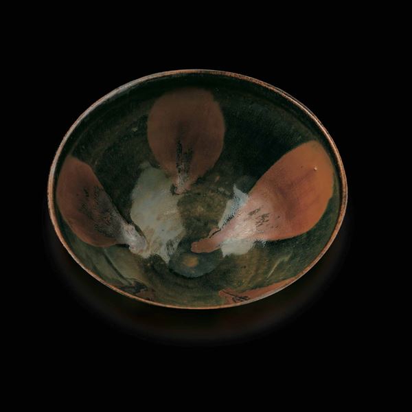 Ciotola in porcellana Jun sui toni del nero e del marrone, Cina, Dinastia Song (960-1279)