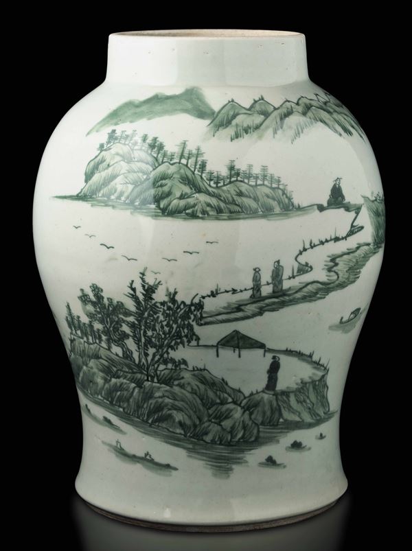 Vaso in porcellana con raffigurazione di paesaggio nei toni del verde sotto smalto, Liling, Cina, Dinastia Qing, XIX secolo