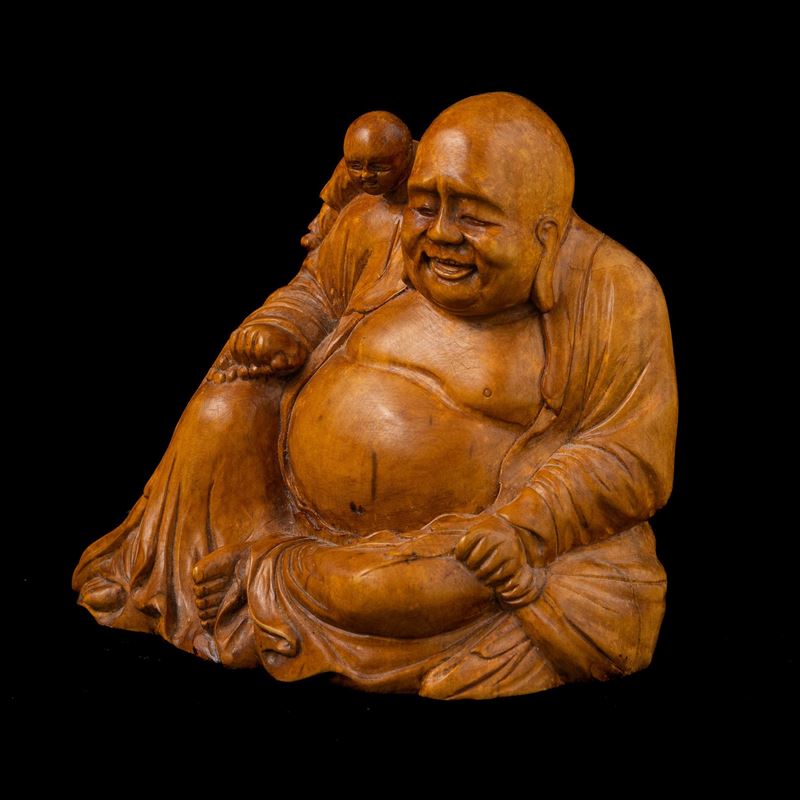 Figura di Budai scolpita in legno, Cina, XX secolo  - Auction Asian Art - Cambi Casa d'Aste