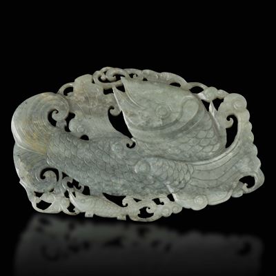 Placca Scolpita in Giada con Figura di Pesce a Traforo, Cina, Dinastia Ming, XVII Secolo