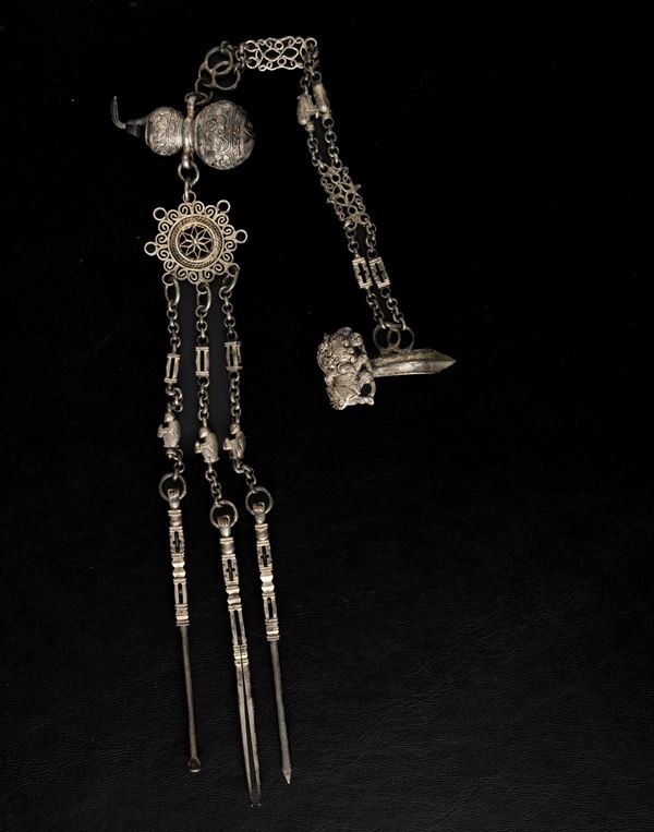Bracciale in argento con pendenti, Cina, Dinastia Qing, XIX secolo