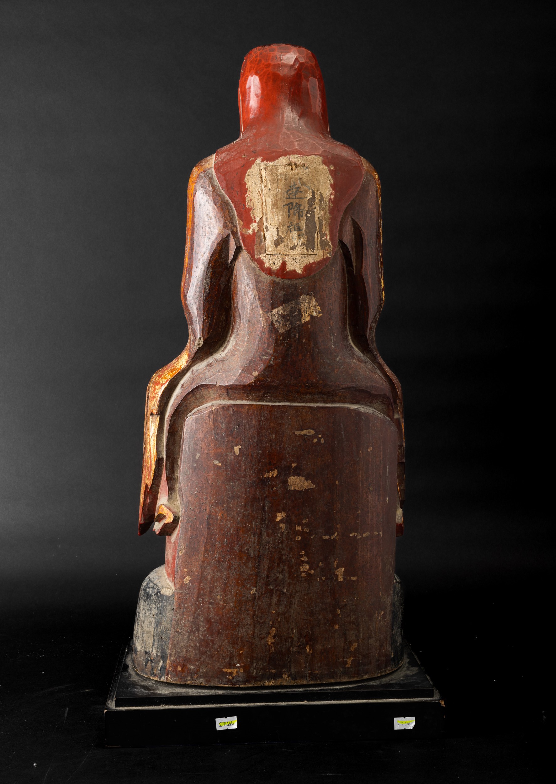 Figura di Saggio Seduto in Legno Laccato e Dorato, Vietnam, XIX Secolo