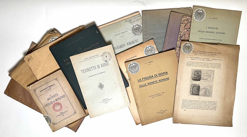 Lotto di quattordici libri e fascicoli.  - Asta Numismatica - I - Cambi Casa d'Aste