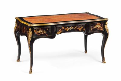 Bureau-plat in Legno Ebanizzato con Decorazioni a Chinoiserie in Policromia. Francia XVIII-XIX Se...