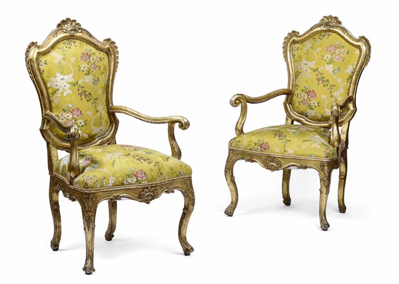 Coppia di poltrone in legno intagliato e dorato. Veneto XVIII secolo  - Auction Italian Mansions - Cambi Casa d'Aste