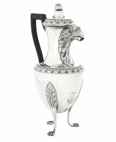 Caffettiera. Argento Fuso, Sbalzato e Cesellato. Germania XVIII-XIX Secolo. Marchi di Titolo e De...
