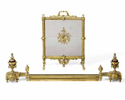 Coppia di Alari e Parascintille in Bronzo Dorato. XIX Secolo