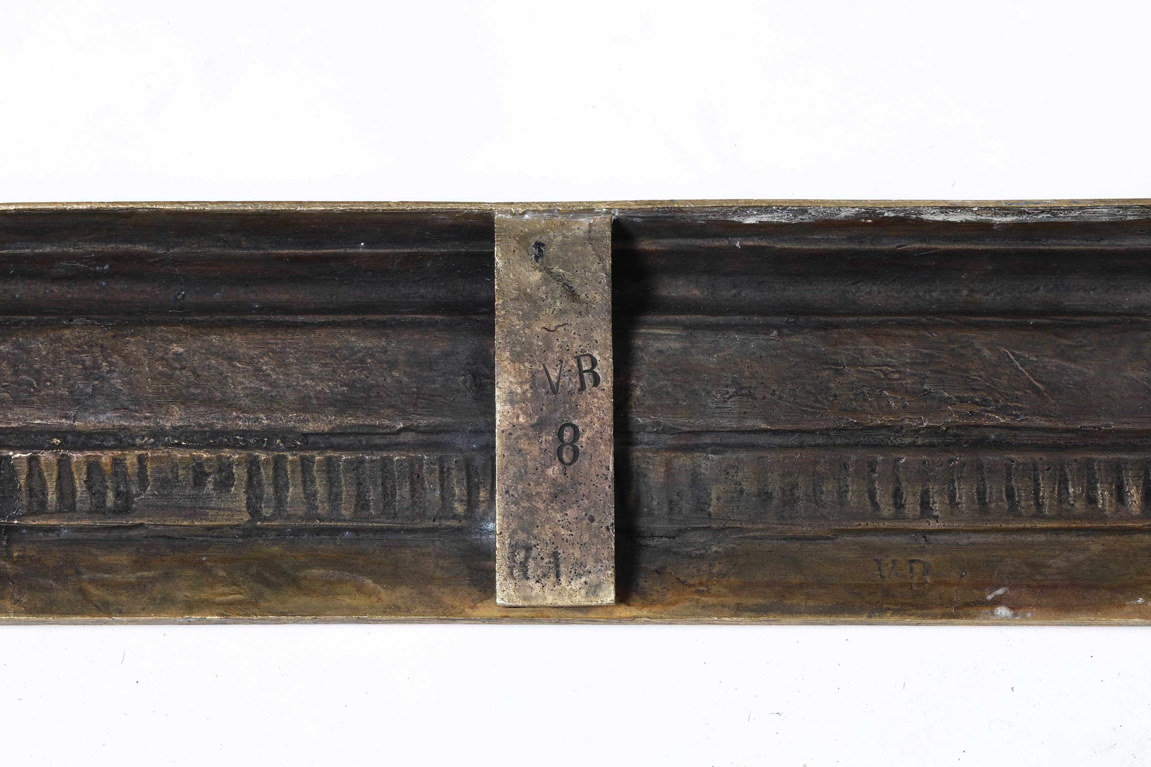 Coppia di Alari e Parascintille in Bronzo Dorato. XIX Secolo