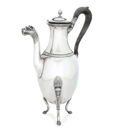 Caffettiera. Argento Fuso, Sbalzato e Cesellato. Napoli Primo Quarto del XIX Secolo, Marchio Came...