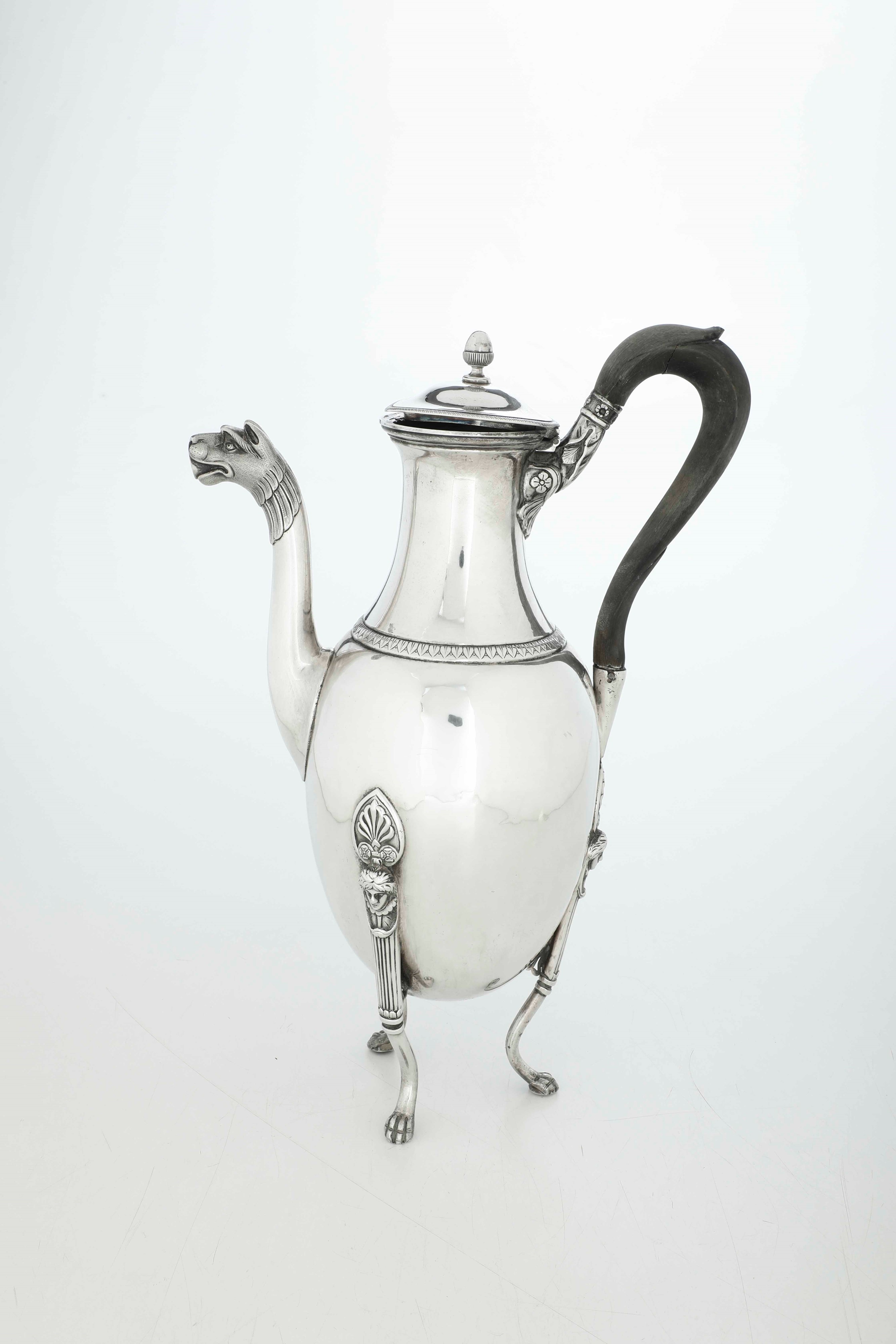 Caffettiera. Argento Fuso, Sbalzato e Cesellato. Napoli Primo Quarto del XIX Secolo, Marchio Came...