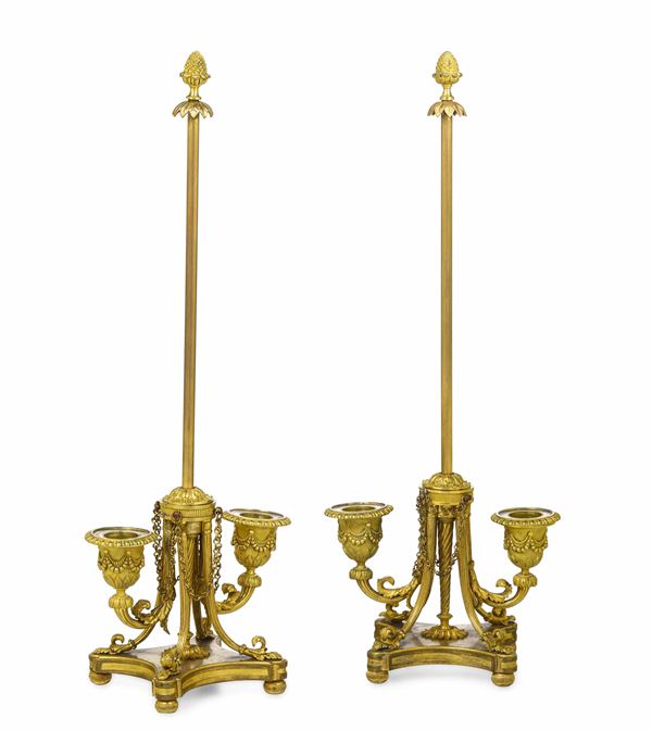 Coppia di candelabri. Bronzo fuso, cesellato e dorato. Francia XIX secolo. Ambito di Henri Picard (1831-1864)