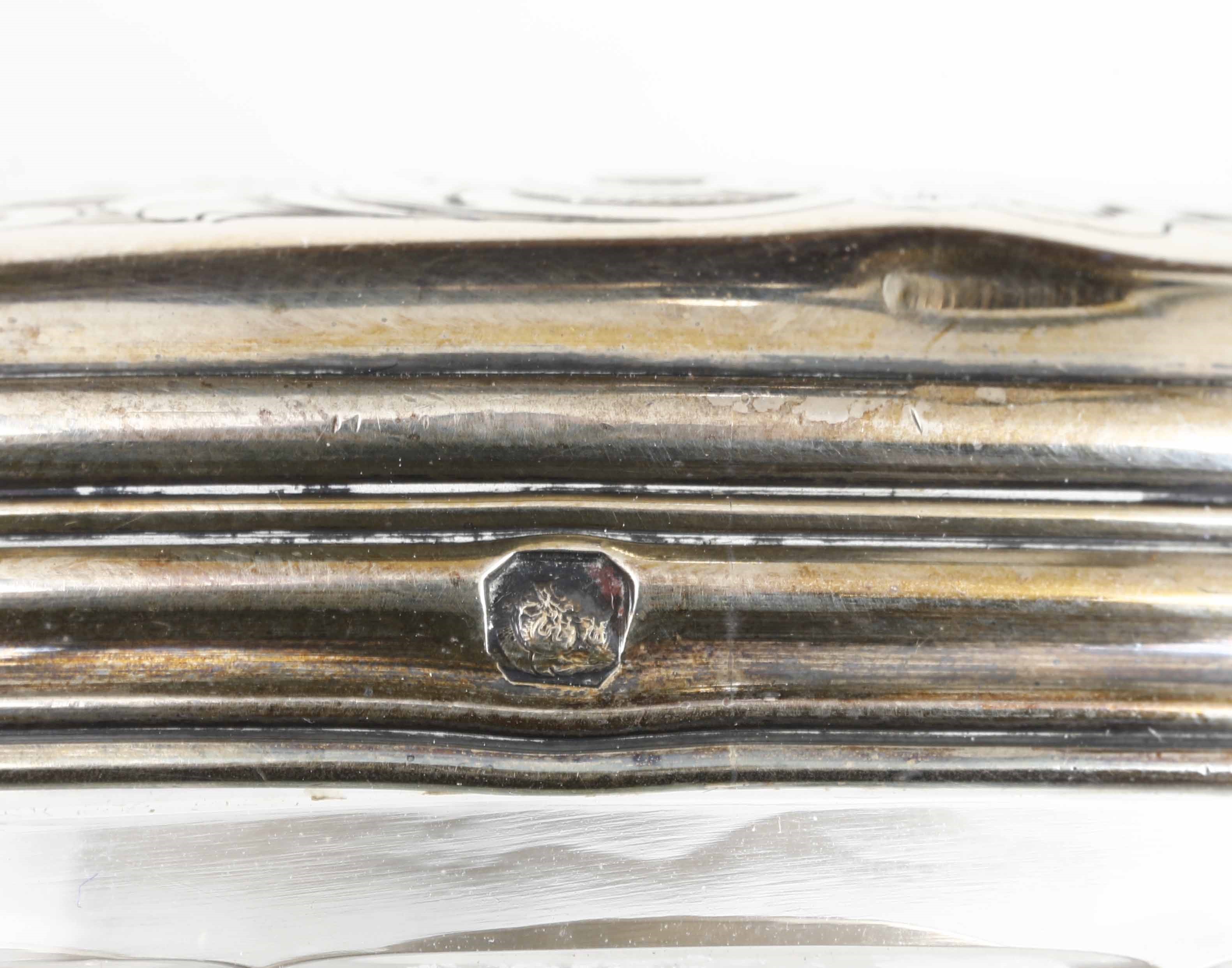 Francia, Necessaire da viaggio, custodia in legno con finimenti in ottone cesellato e marchio per...