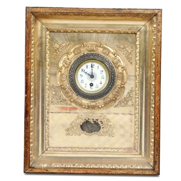 Orologio da parete in legno intagliato e dorato, XIX secolo