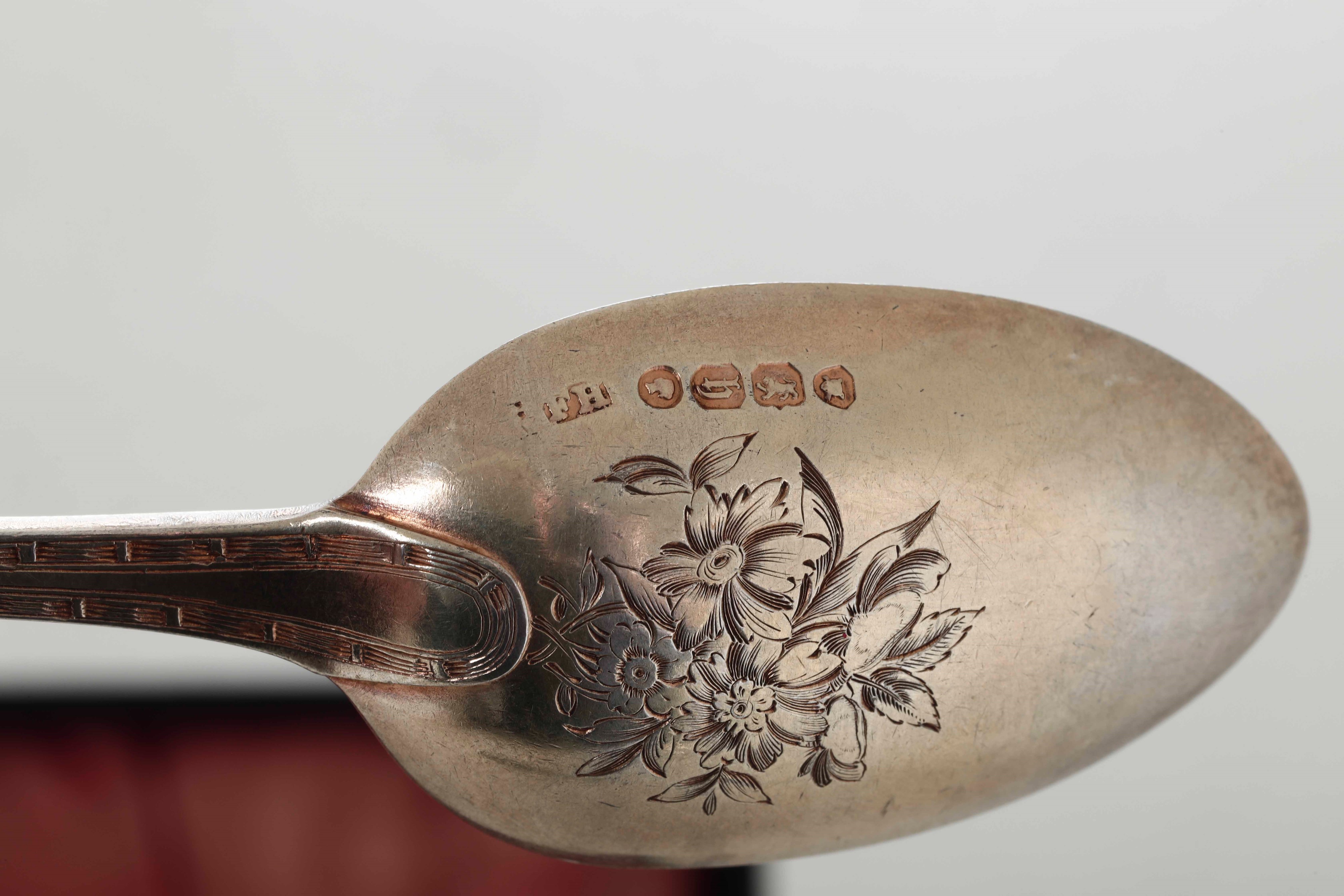 Set di Tre Posate. Argento Fuso, Cesellato e Dorato. Londra 1863. Argentiere Francis Higgins II