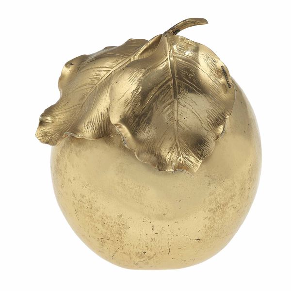 Silver gold plated apple. Signed M. Buccellati