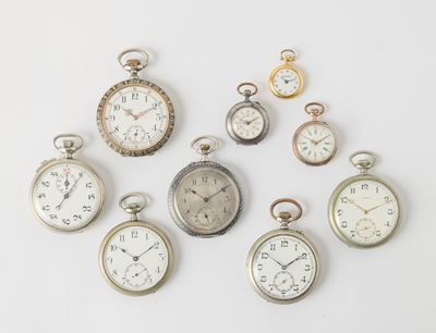 Lotto di Nove Orologi da Tasca Carica Remontoir