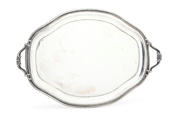 Vassoio ovale in argento. Argenteria italiana del XX secolo. Argentiere Cesa, Alessandria